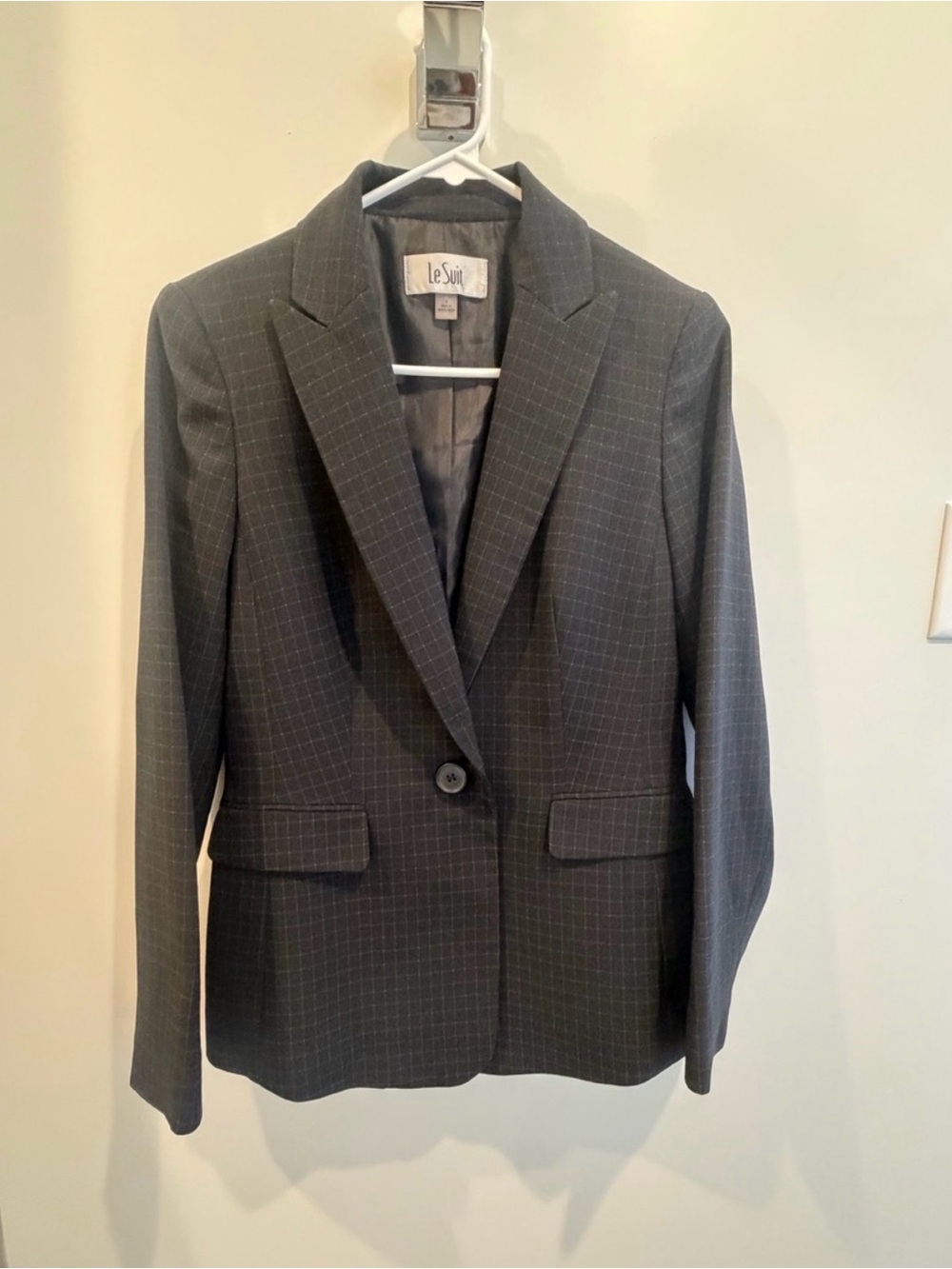 Classic Blazer - Picture 2 of 4
